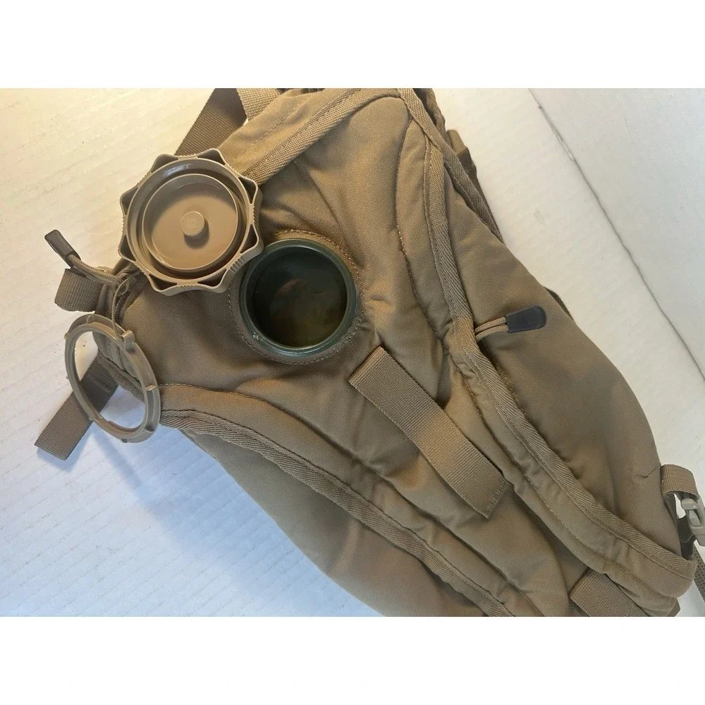 Vagabond Systems USMC Tactical 3L Hydration Pack Coyote Brown Adjustable